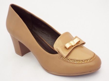 Pantofi dama bej cu toc de 5 cm si strasuri