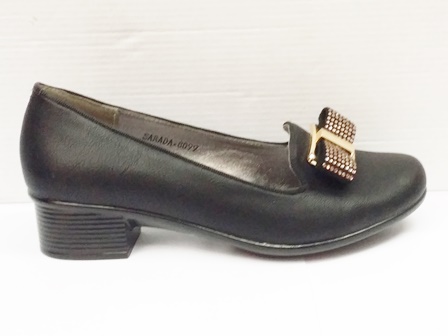 Pantofi dama negri eleganti cu toc si accesoriu metalic auriu