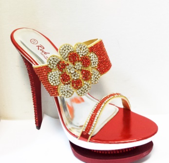 Saboti dama rosii,cu toc de inaltime medie,strasuri argintii si negre dispuse in model floare biashoes.ro imagine reduceri