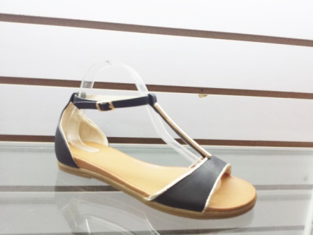 Sandale dama negre cu accesoriu auriu biashoes.ro imagine 2022