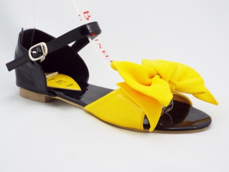 Sandale dama negre cu galben, accesoriu tip floare