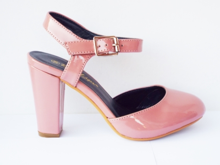 Sandale dama roz pal , moderne, cu toc de 8 cm, piele ecologica lacuita, calitate deosebita
